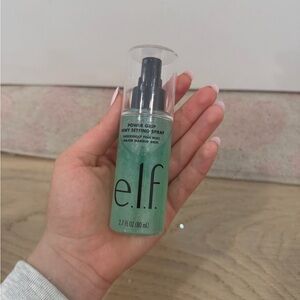 e.l.f. Power Grip Dewy Setting Spray – Mint Green